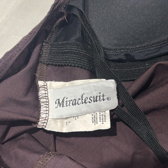 Miraclesuit Swimsuit - Picture 8 of 12